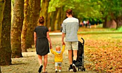 Как вписать ребенка в загранпаспорт родителей в 2019 году